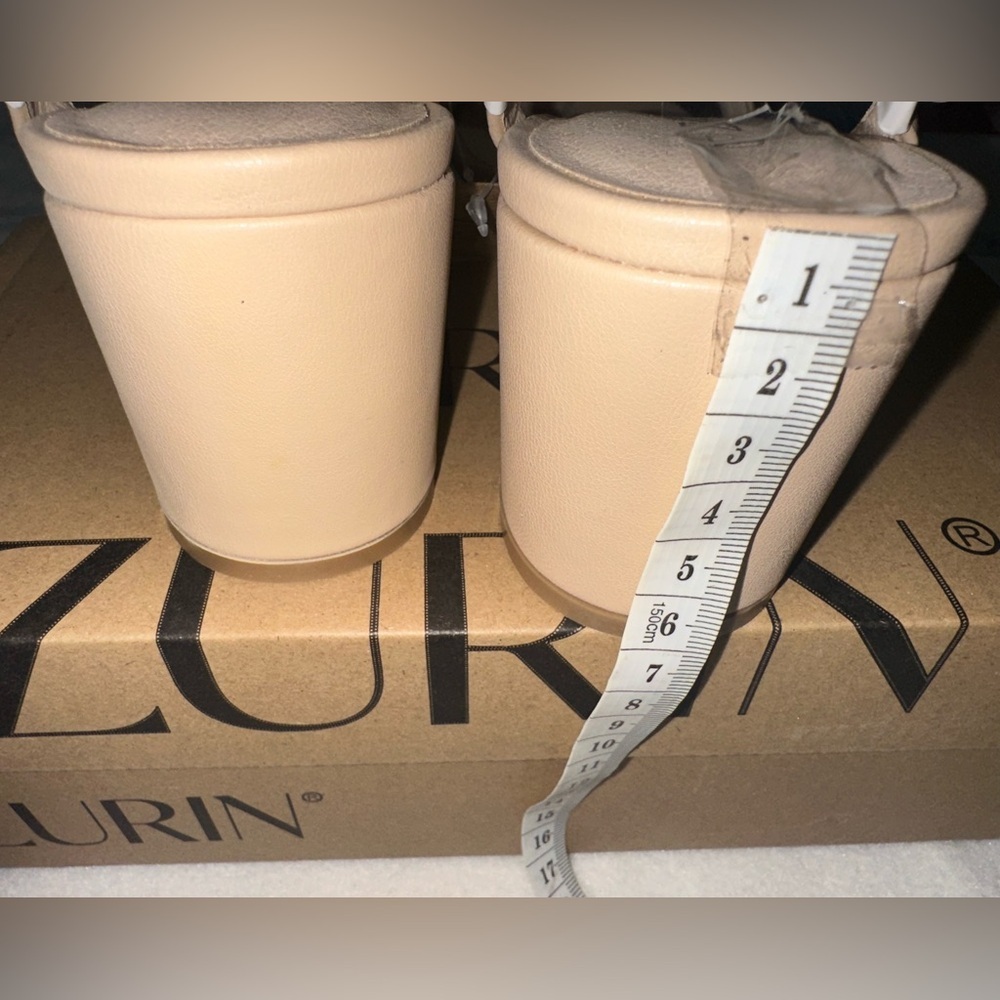 Beige low-heeled sandals for women from the ZURIN brand size 11.          (#71) - Picture 5 of 6
